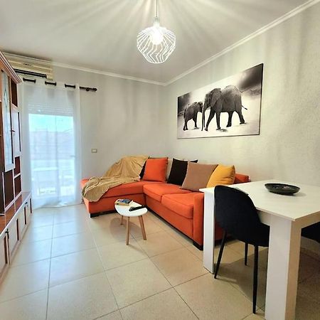 One Bd Flat Near Center With 24H Self Check In Daire Tiran Dış mekan fotoğraf