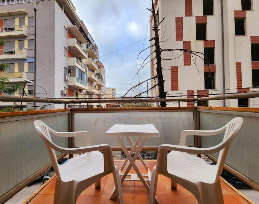 One Bd Flat Near Center With 24H Self Check In Daire Tiran Dış mekan fotoğraf
